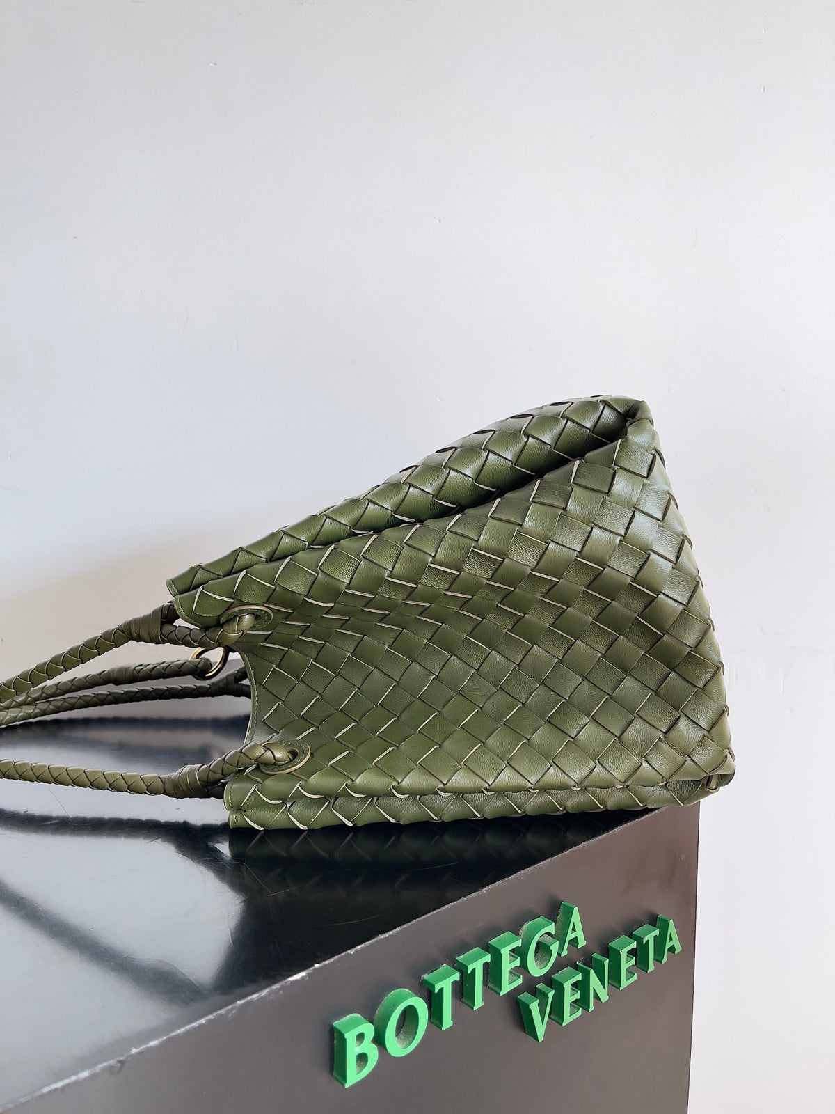 Bottega Veneta 796571 Olive Green Designer Handbag - detail image 4