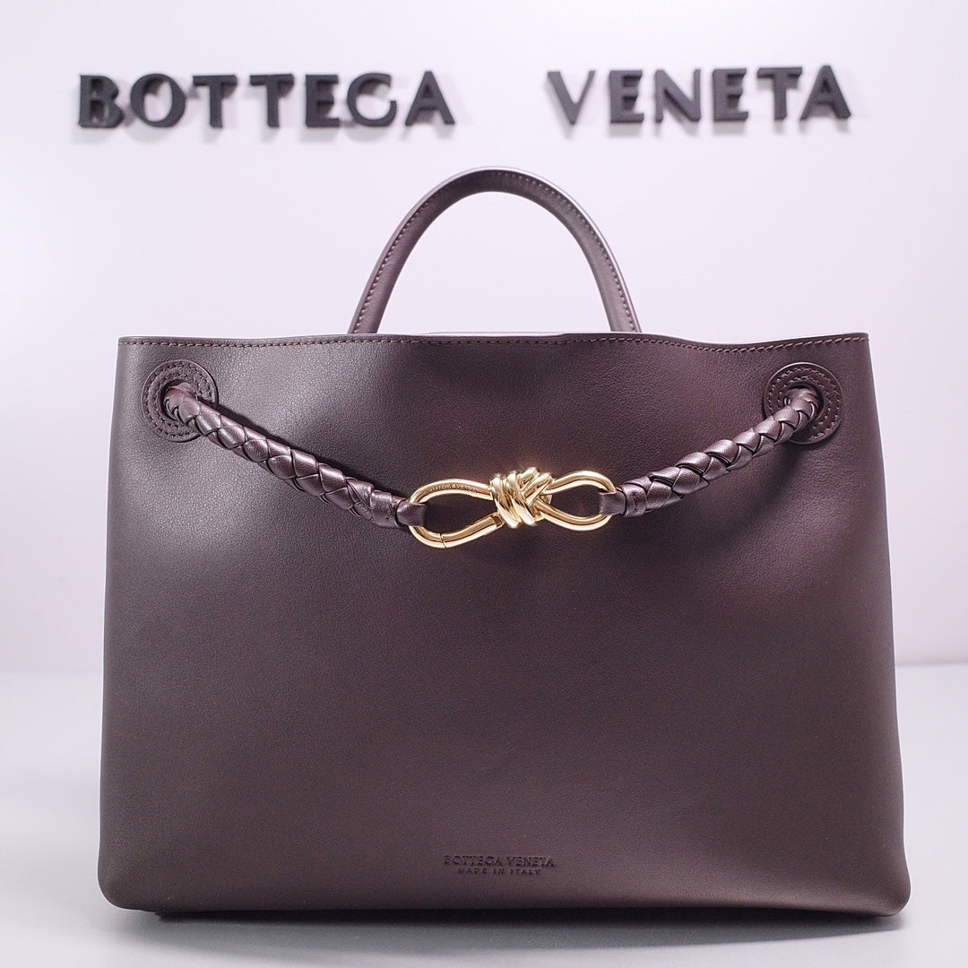 Bottega Veneta Black Designer Handbag Edition 958