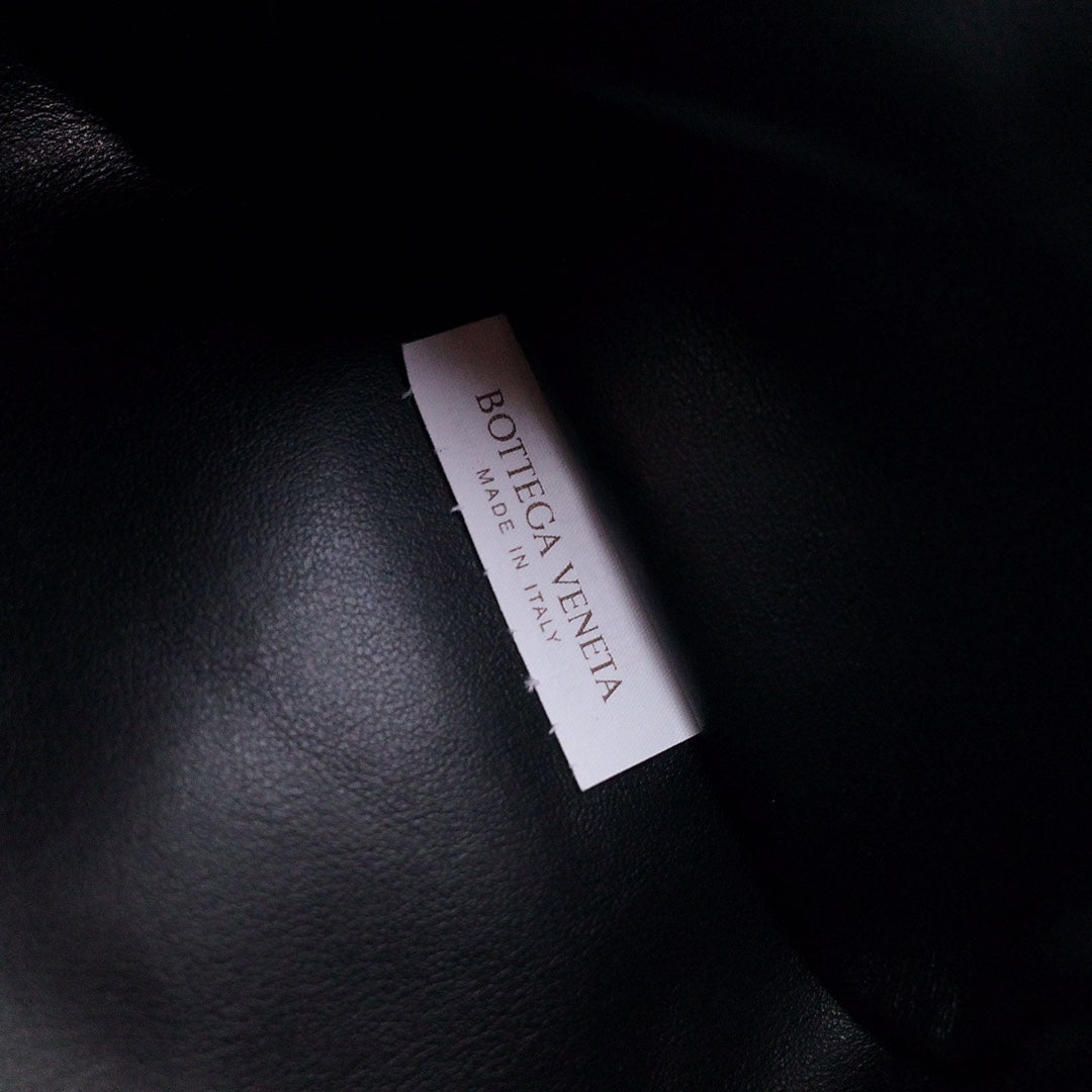 Bottega Veneta 796258 Black Designer Handbag Edition 6 - detail image 9
