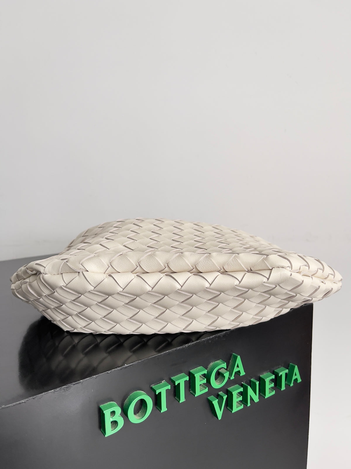 Bottega Veneta 716082 Silver Designer Handbag - detail image 3