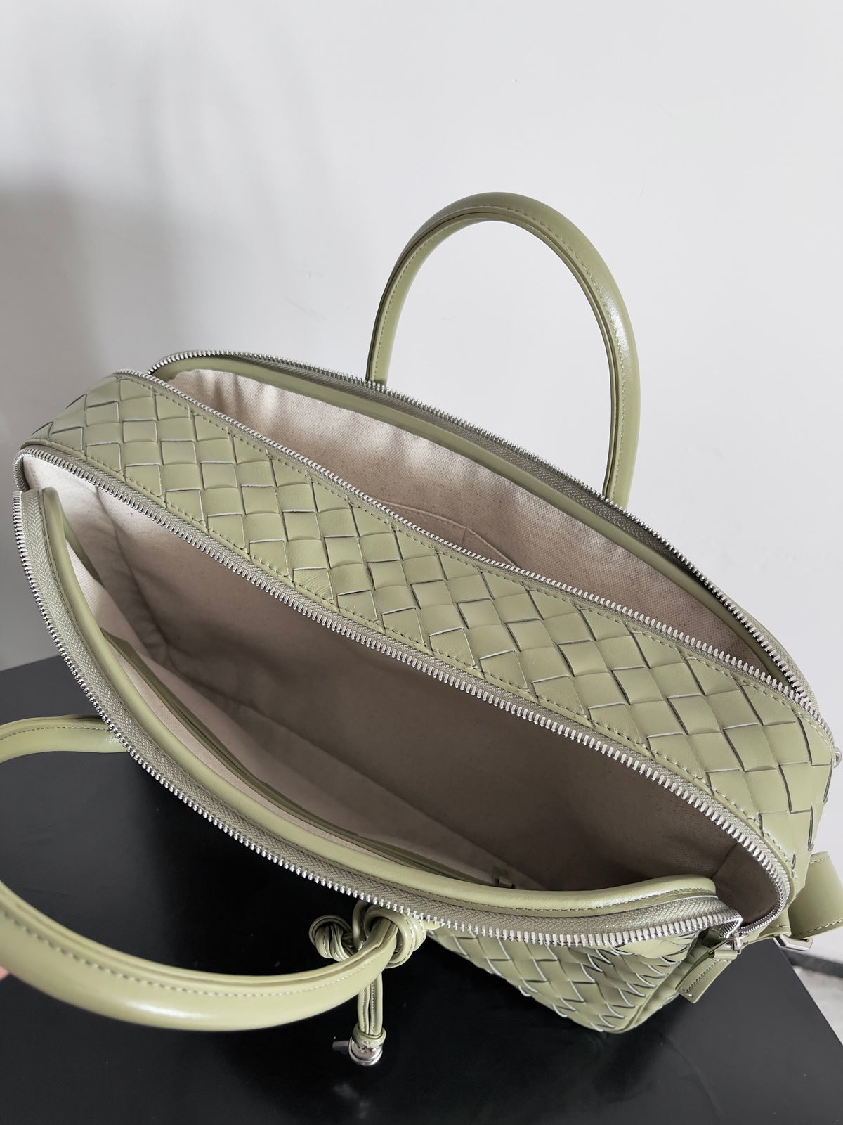 Bottega Veneta 766361 Gray Designer Handbag - detail image 9