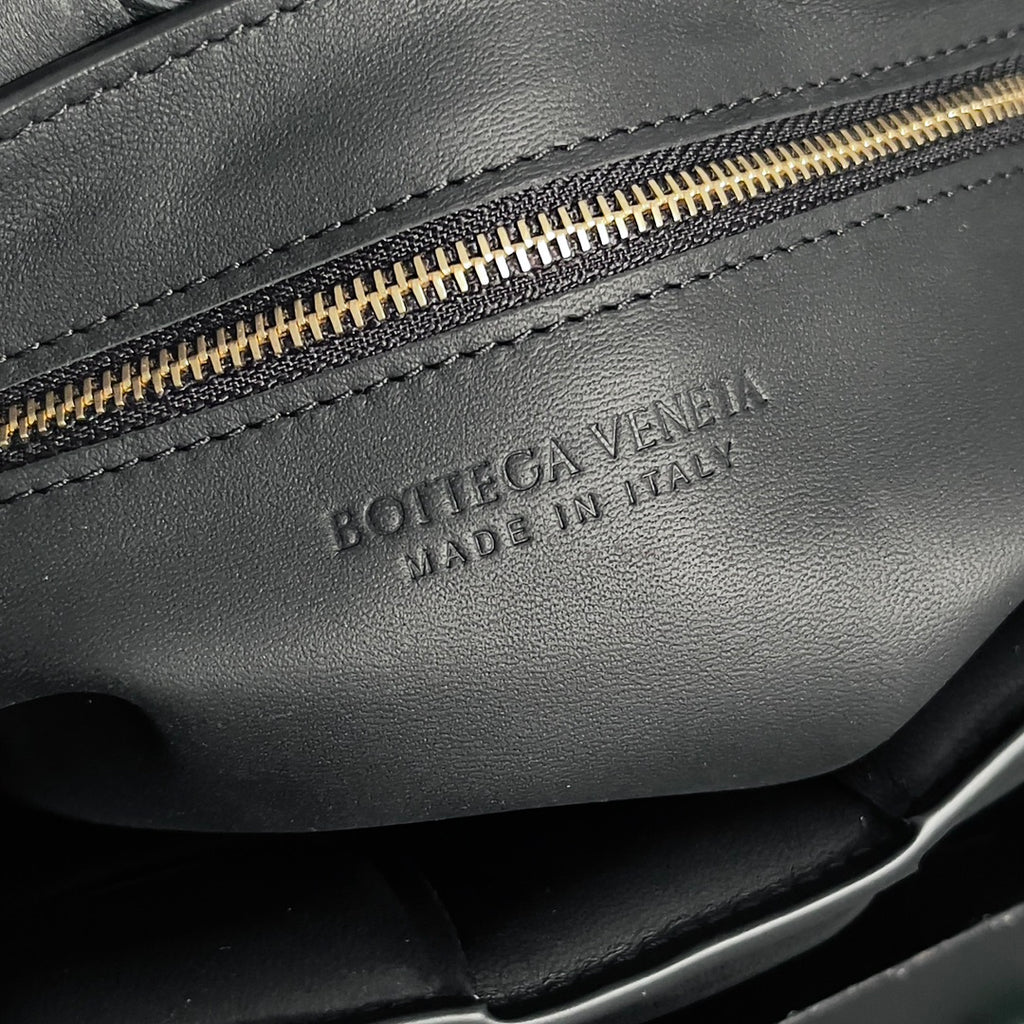 Bottega Veneta Black Designer Handbag Edition 934 - detail image 8