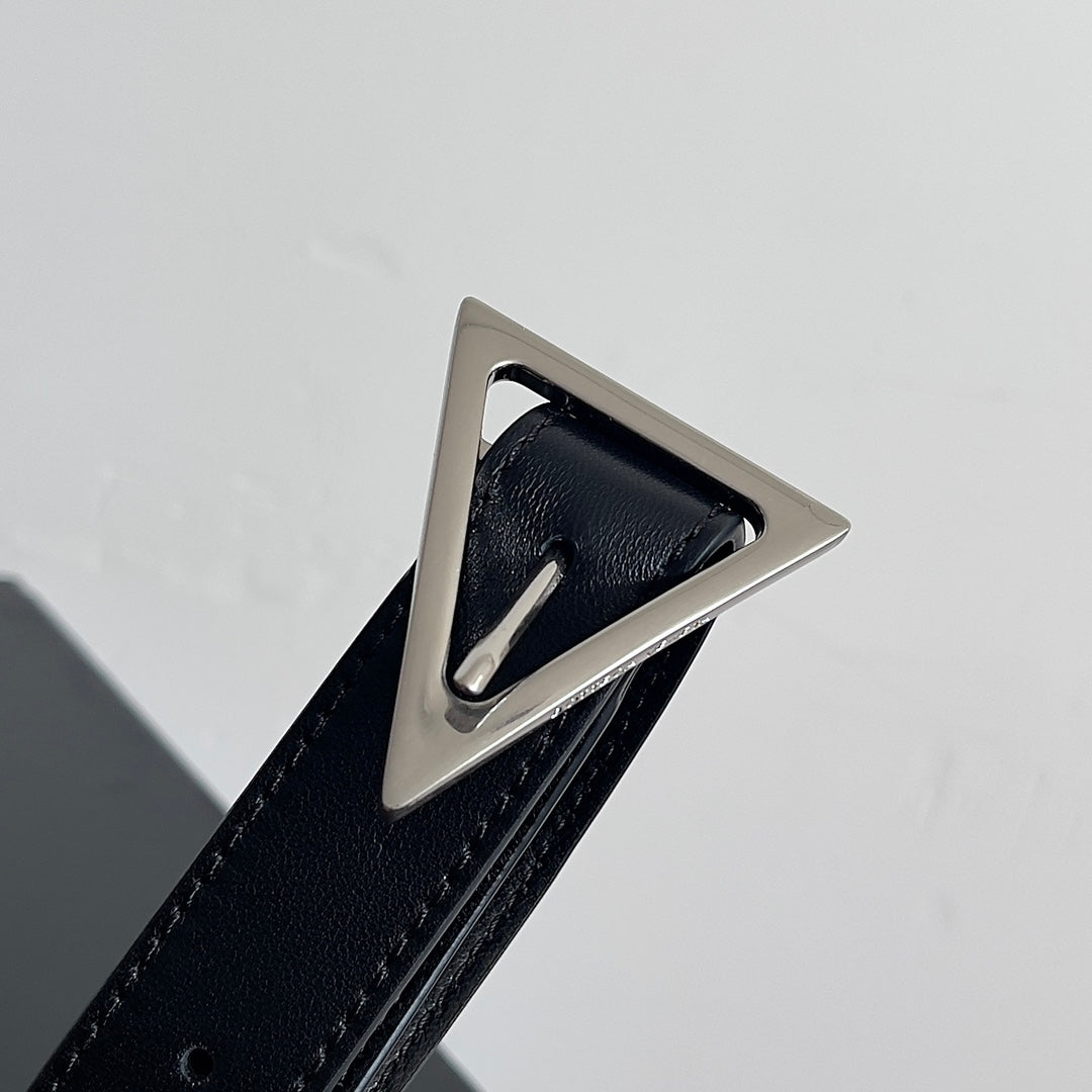 Bottega Veneta Black Designer Handbag Edition 936 - detail image 3