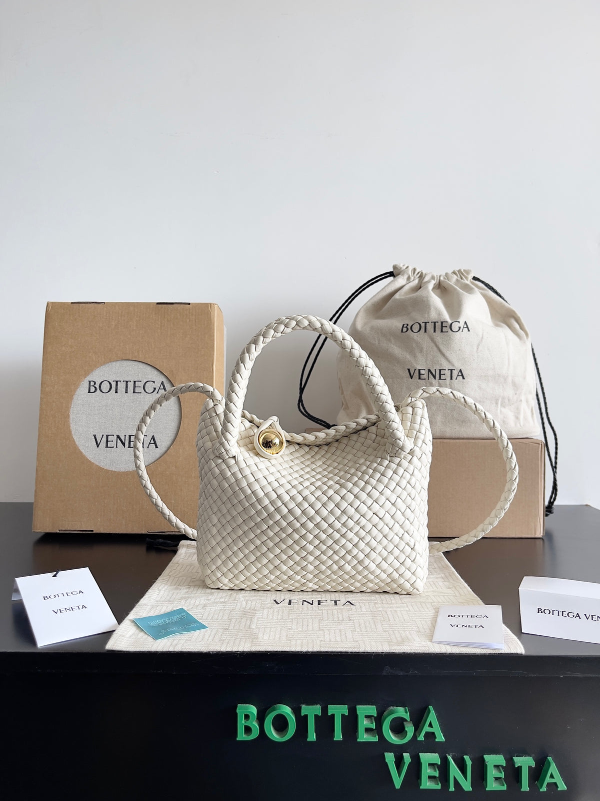 Bottega Veneta Black Designer Handbag Edition 269