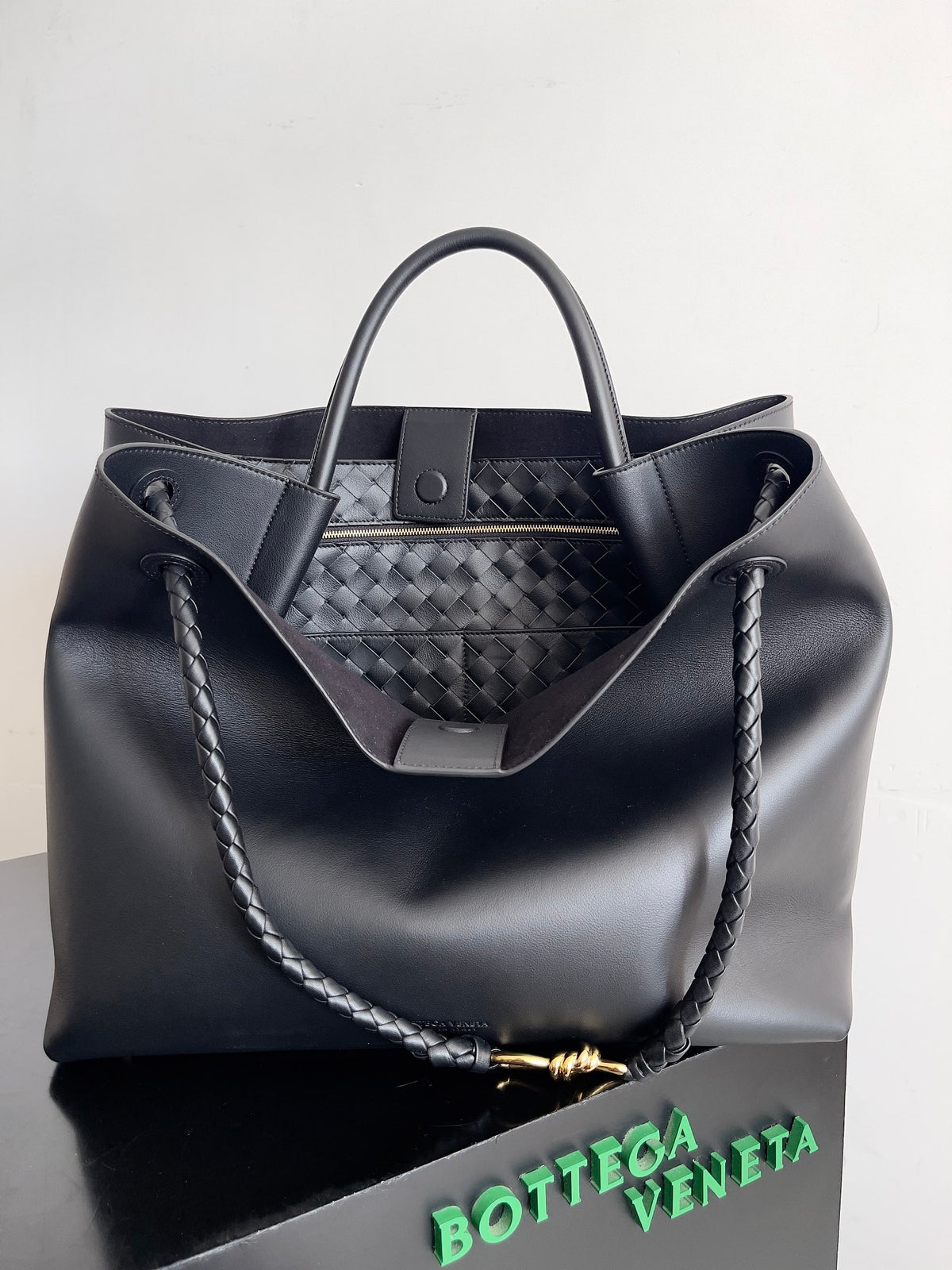Bottega Veneta 806010 Black Hobo Bag Edition 5 - detail image 8