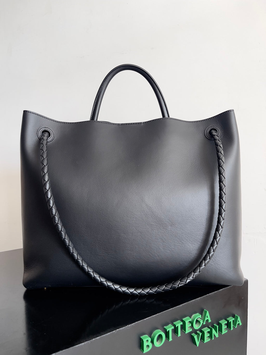 Bottega Veneta 806010 Black Hobo Bag Edition 5 - detail image 2
