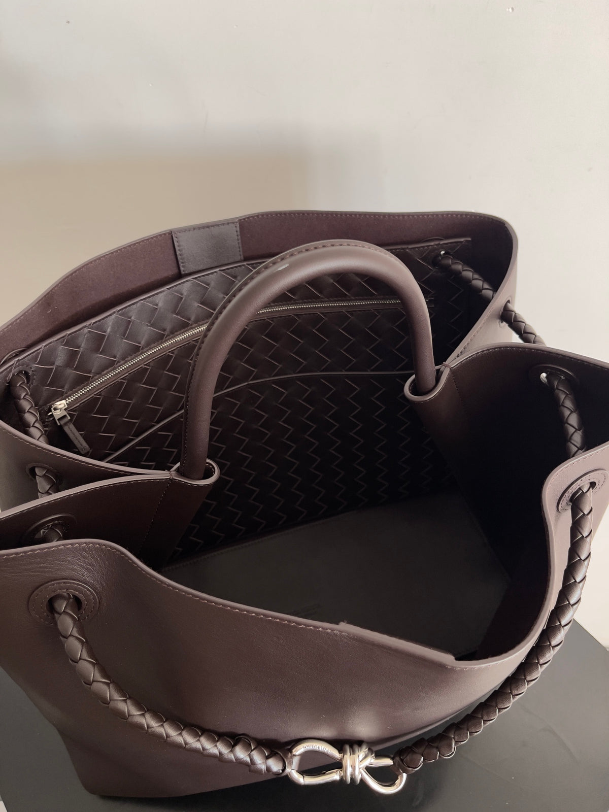 Bottega Veneta 806010 Black Hobo Bag Edition 2 - detail image 8