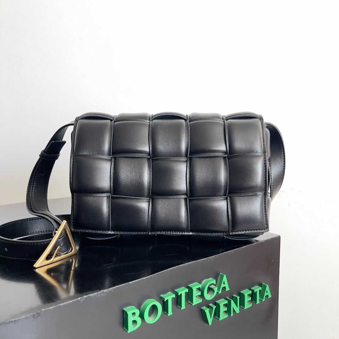 Bottega Veneta Black Designer Handbag Edition 934