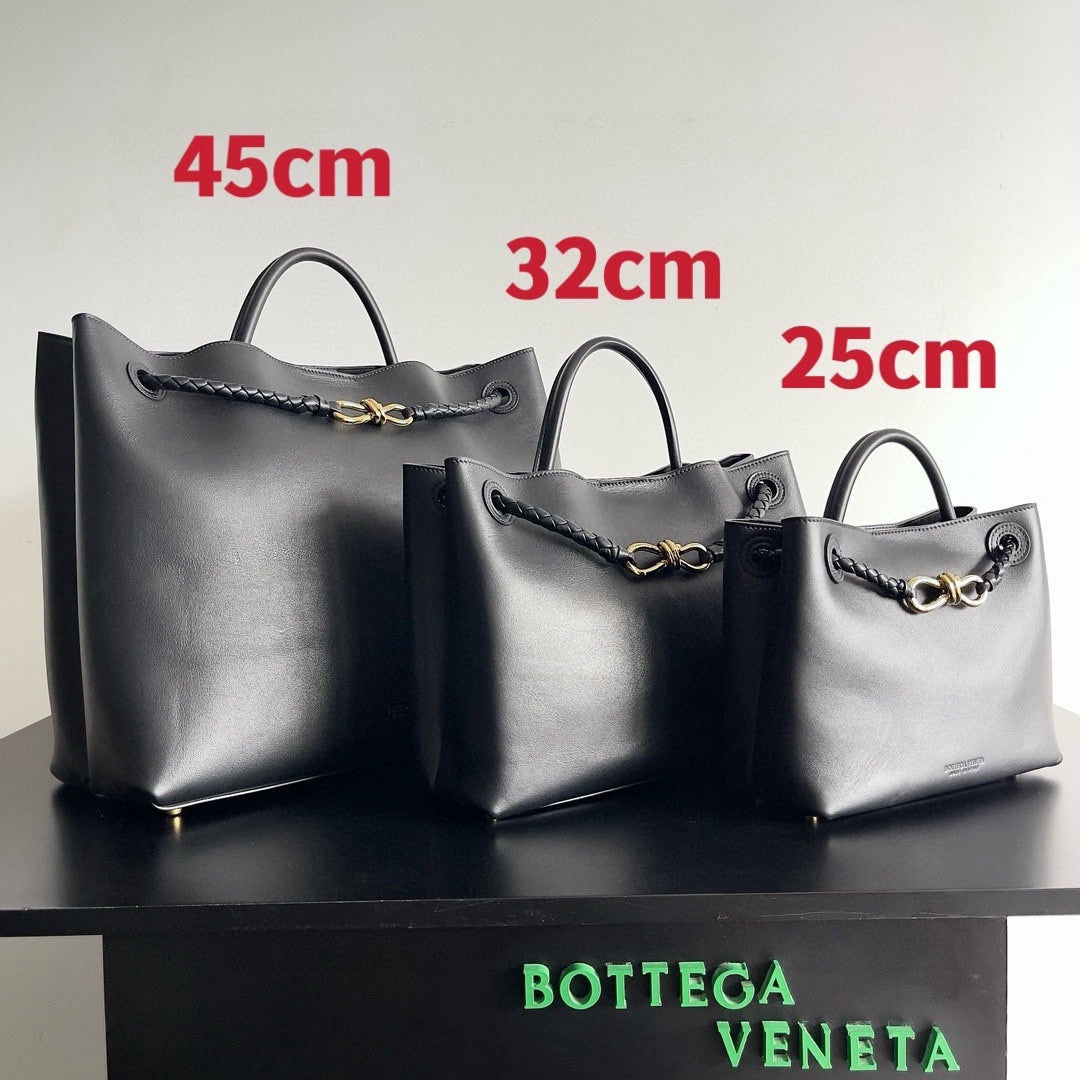 Bottega Veneta Black Designer Handbag Edition 925