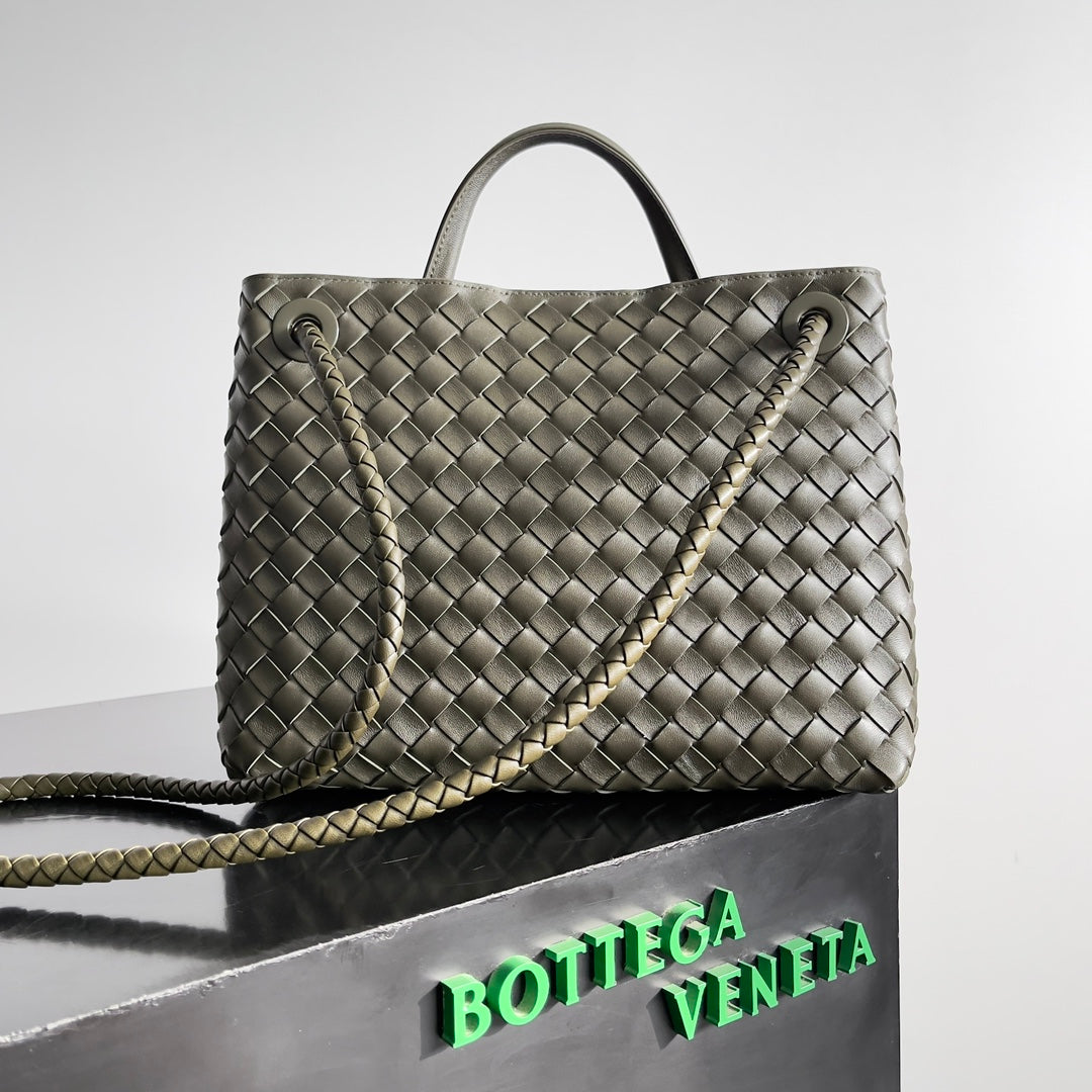 Bottega Veneta 743572 Black Designer Handbag Edition 8 - detail image 3