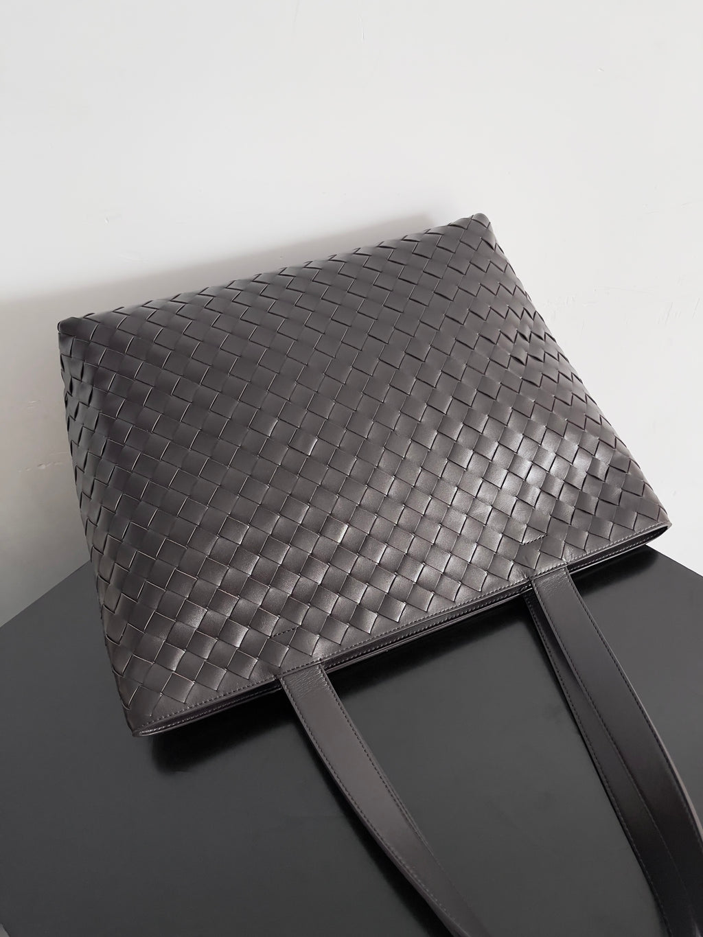 Bottega Veneta 786666 Black Tote Bag Edition 2 - detail image 4