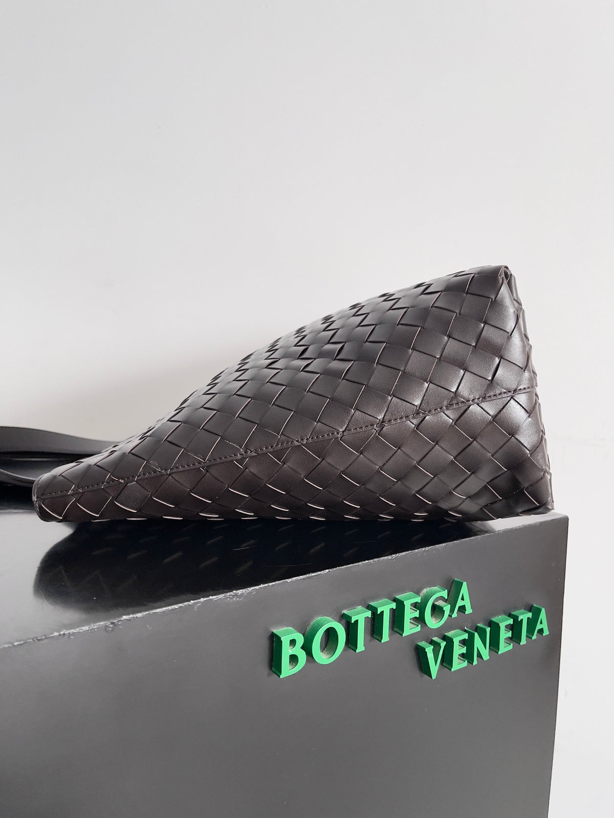 Bottega Veneta 786666 Black Tote Bag Edition 2 - detail image 2