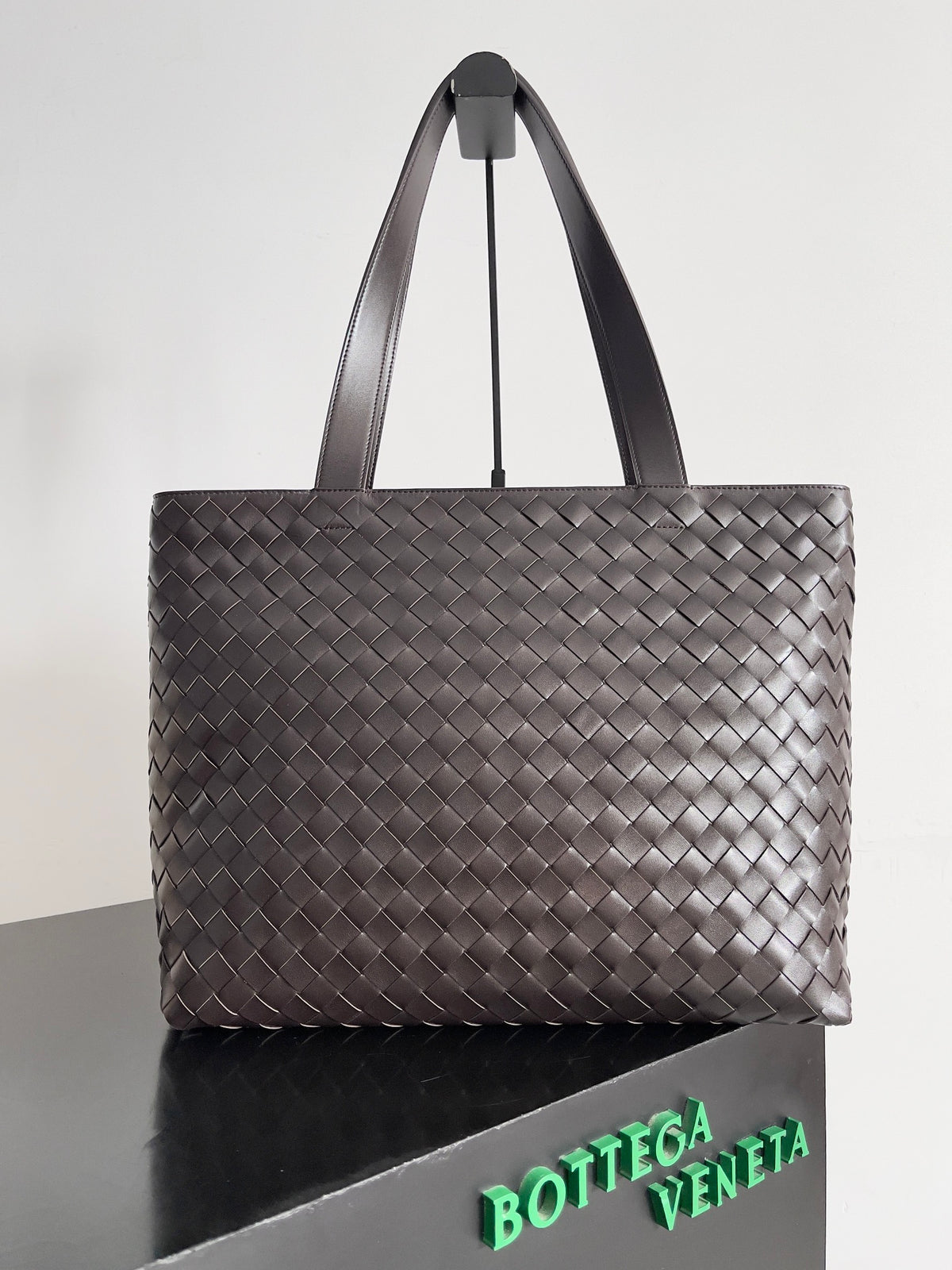 Bottega Veneta 786666 Black Tote Bag Edition 2