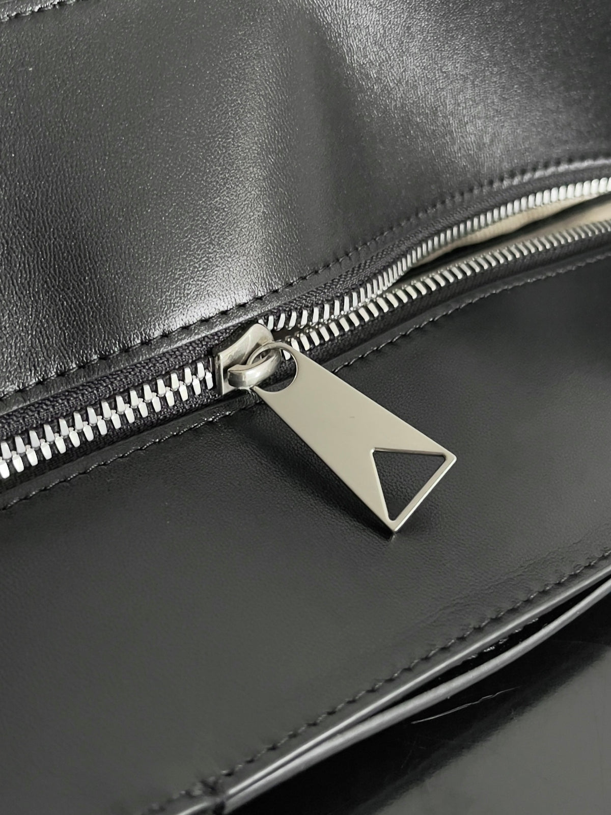 Bottega Veneta 786666 Black Tote Bag - detail image 5