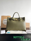 Bottega Veneta Black Designer Handbag Edition 658
