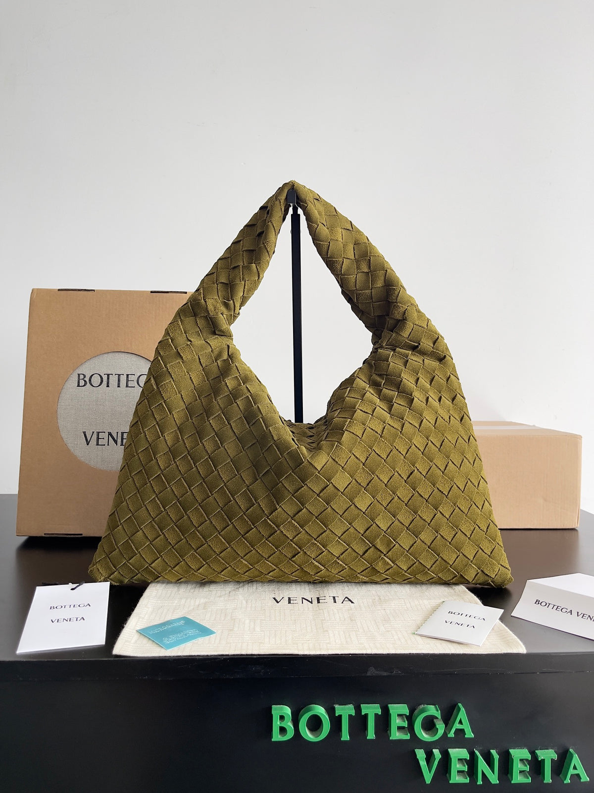 Bottega Veneta Olive Green Designer Handbag Edition 6