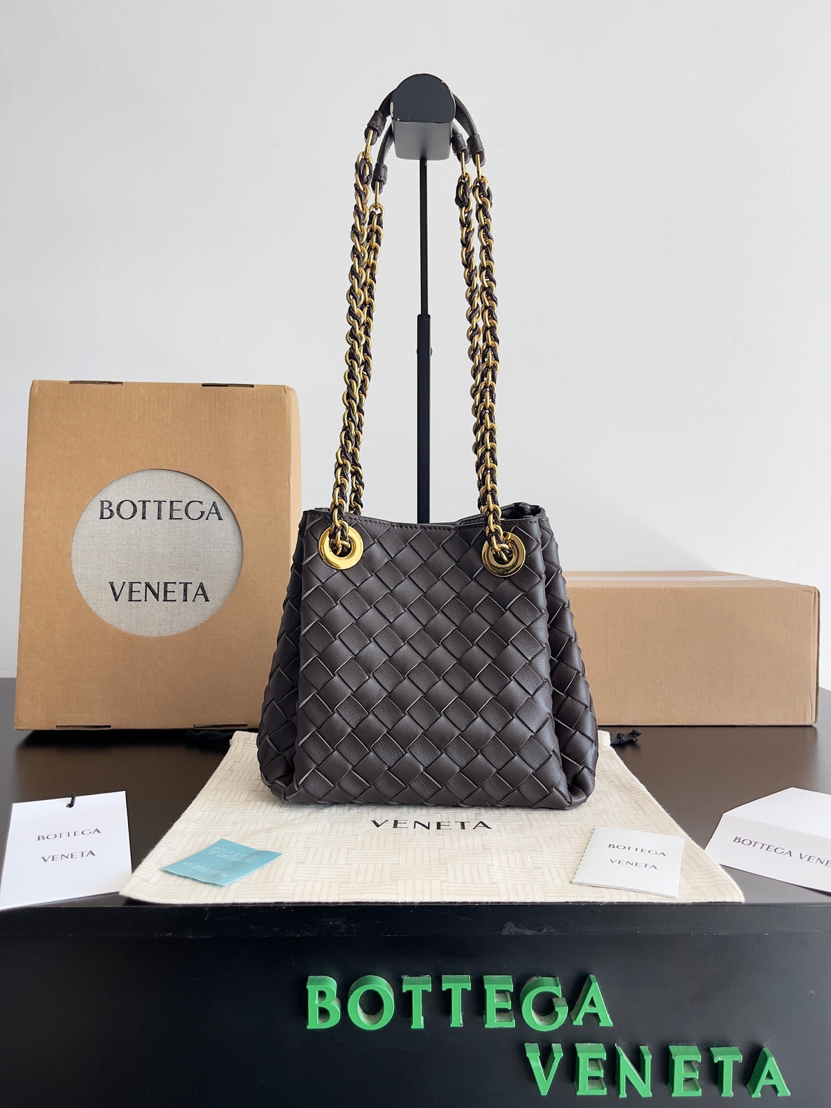 Bottega Veneta Black Designer Handbag Edition 651