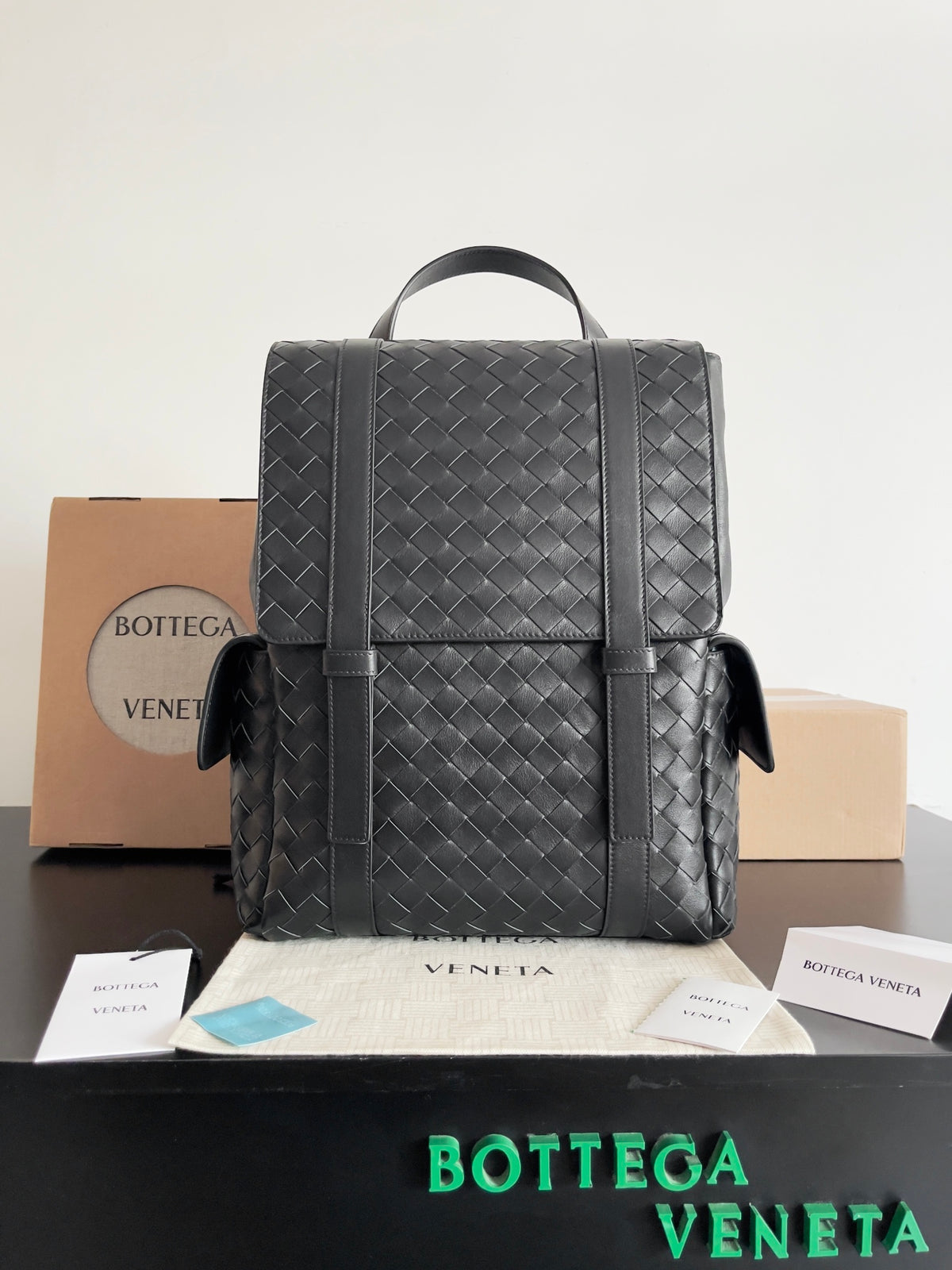 Bottega Veneta Black Designer Handbag Edition 802