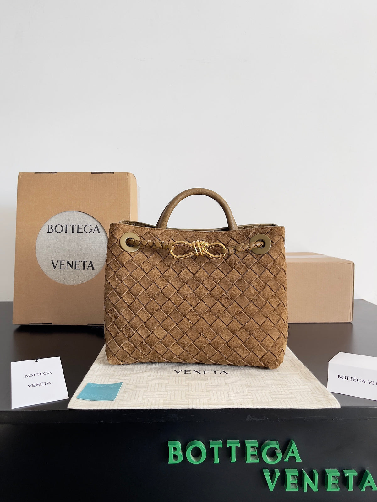 Bottega Veneta Brown Designer Handbag Edition 80
