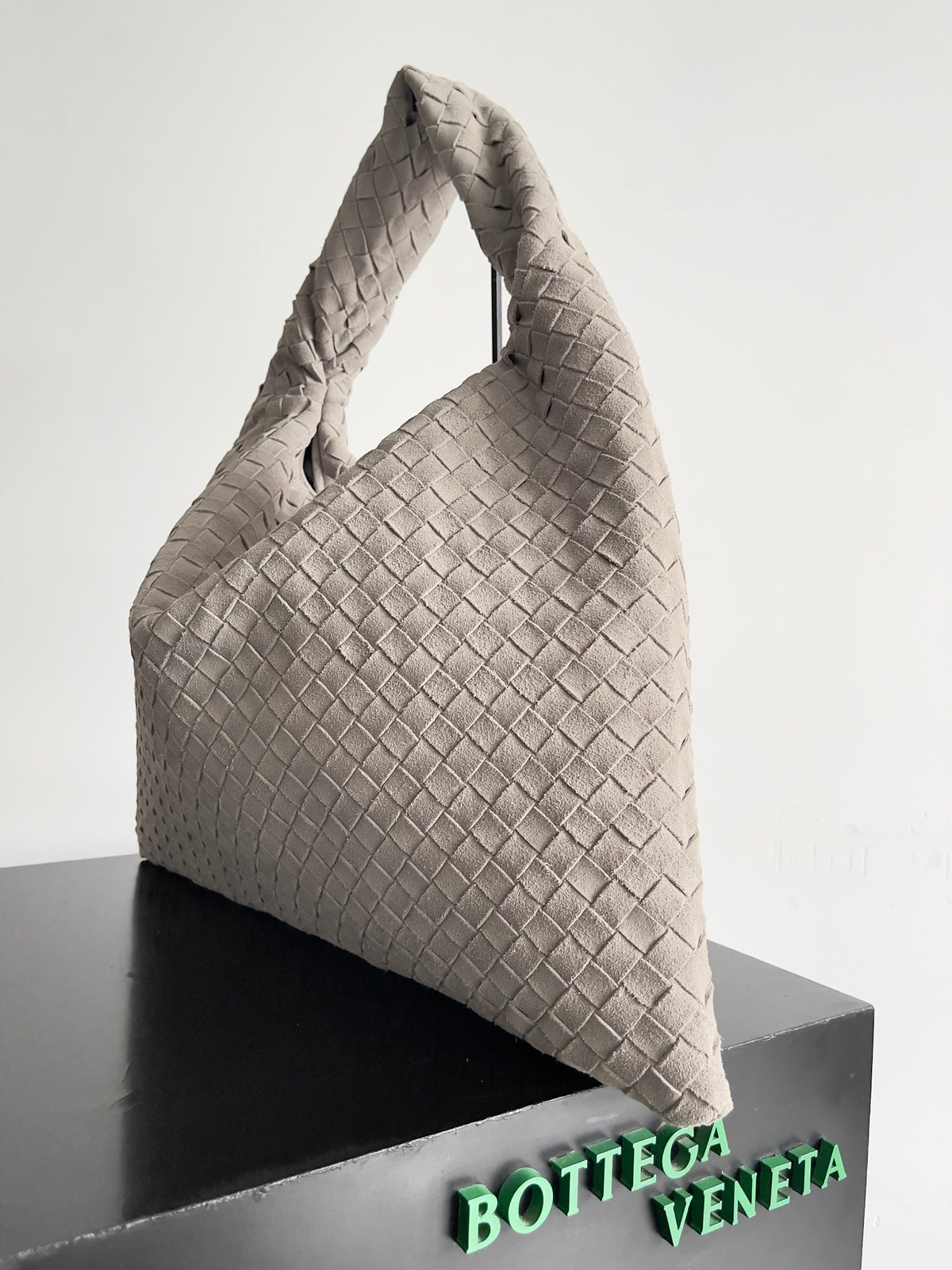 Bottega Veneta 763970 Black Designer Handbag - detail image 2