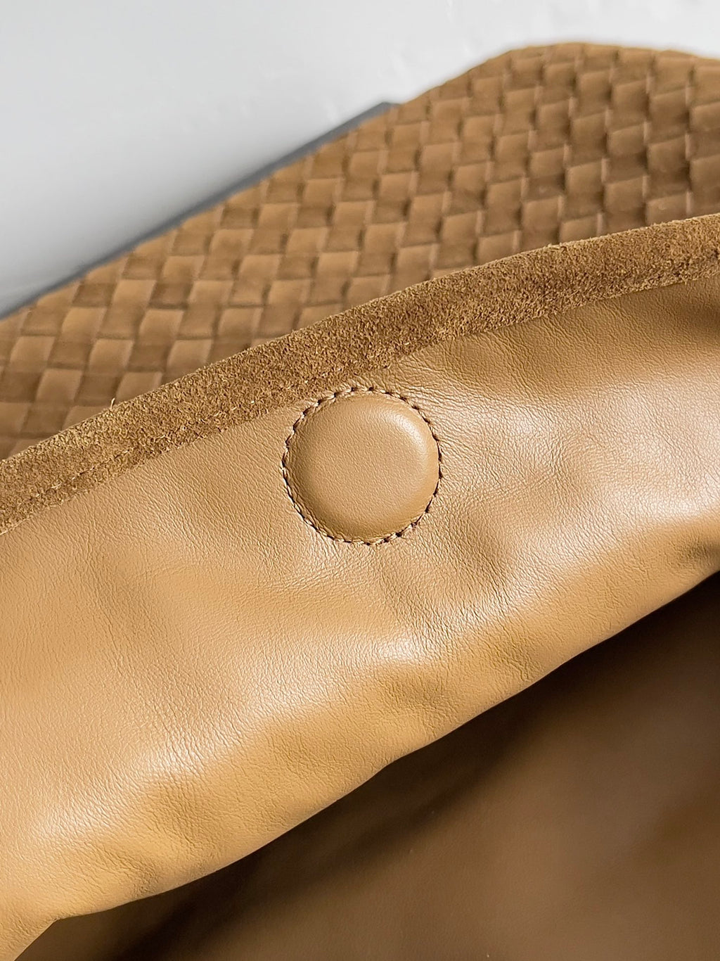 Bottega Veneta 763970 Brown & Rose Gold Designer Handbag - detail image 6
