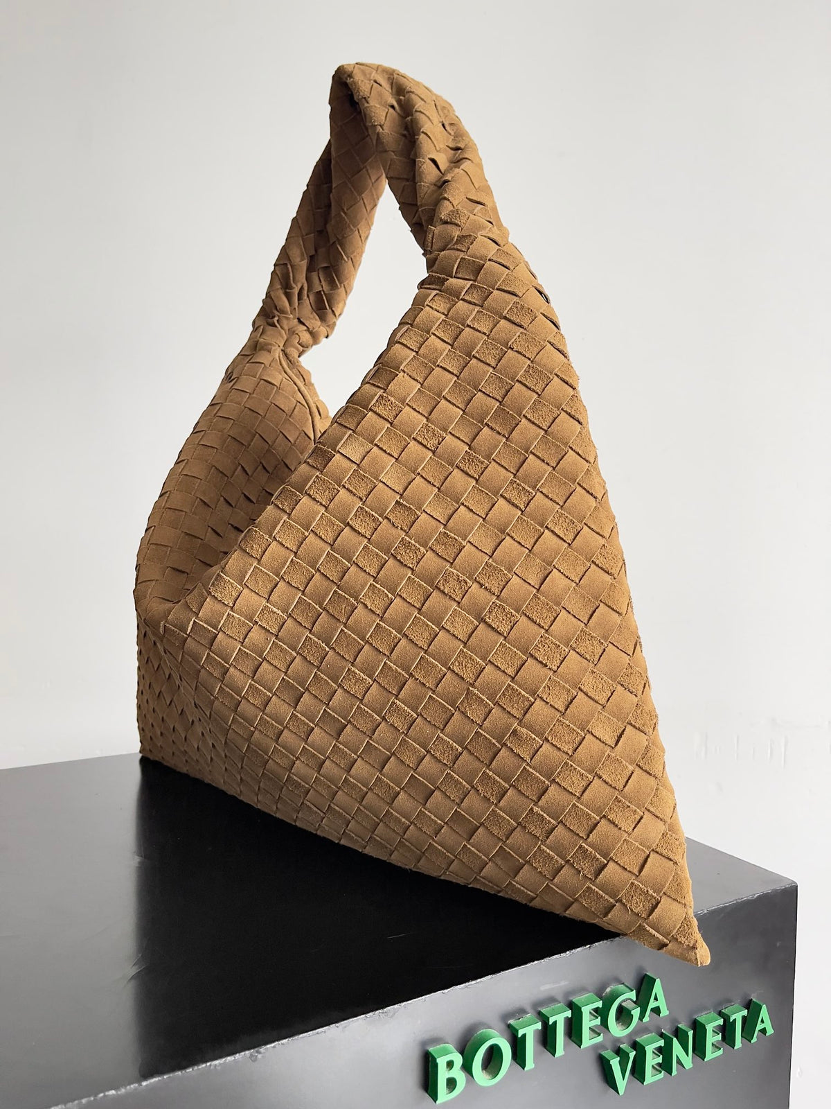 Bottega Veneta 763970 Brown & Rose Gold Designer Handbag - detail image 2
