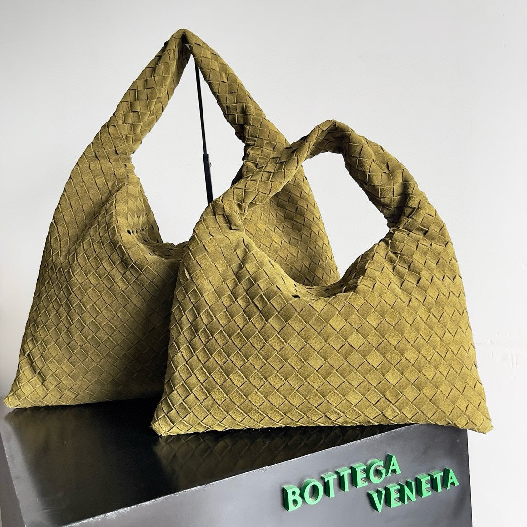Bottega Veneta Black Designer Handbag Edition 906 - detail image 4
