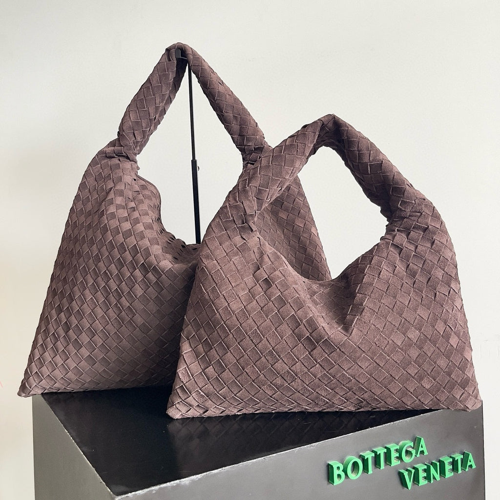 Bottega Veneta Black Designer Handbag Edition 906 - detail image 2