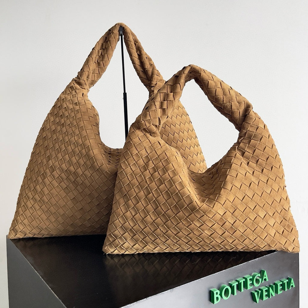 Bottega Veneta Black Designer Handbag Edition 906 - detail image 3