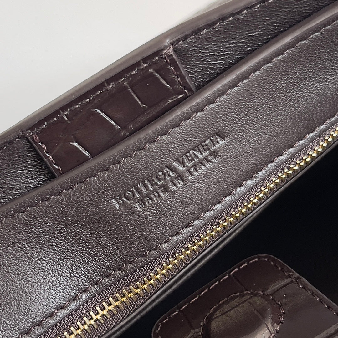 Bottega Veneta 777614 Black Designer Handbag - detail image 7