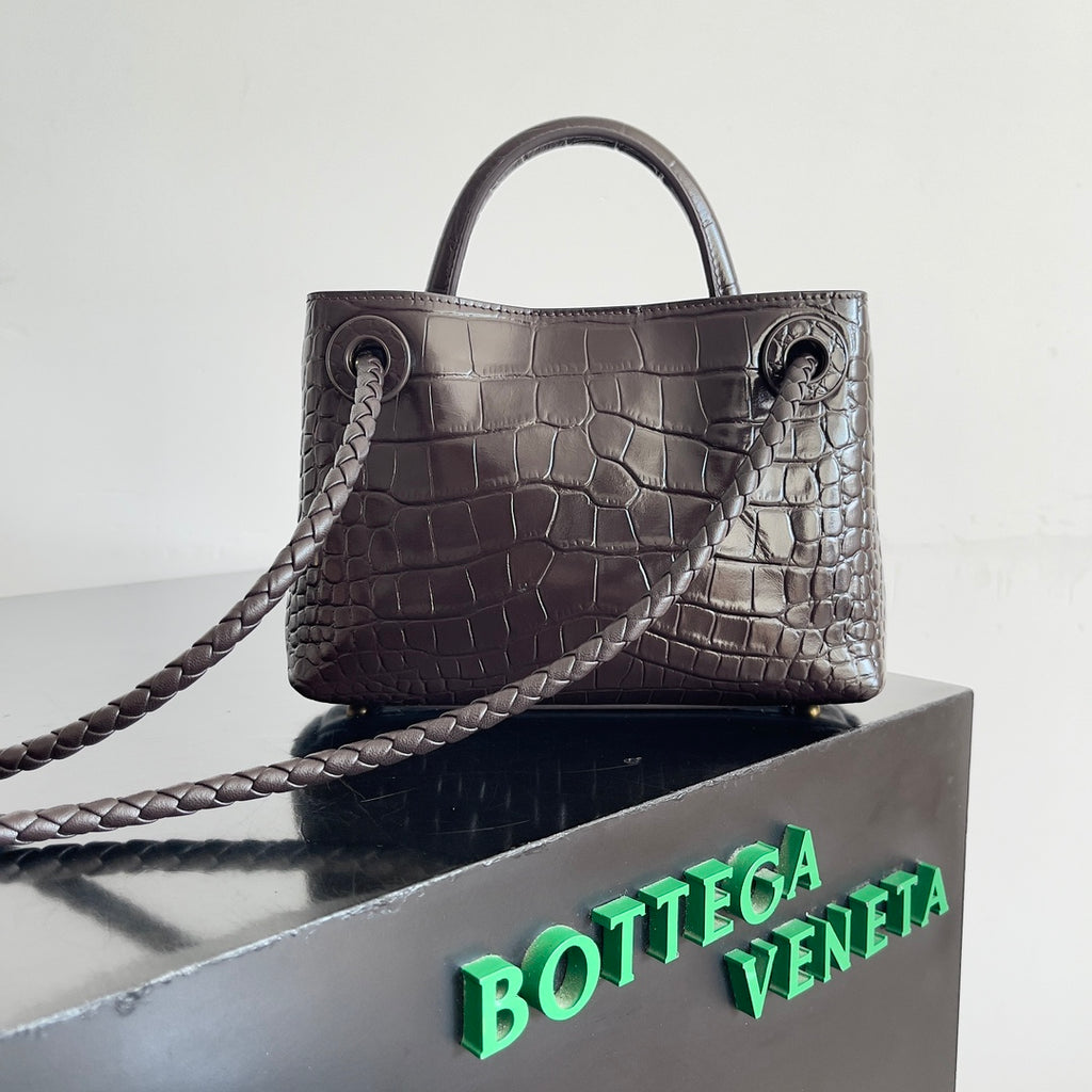 Bottega Veneta 777614 Black Designer Handbag - detail image 3