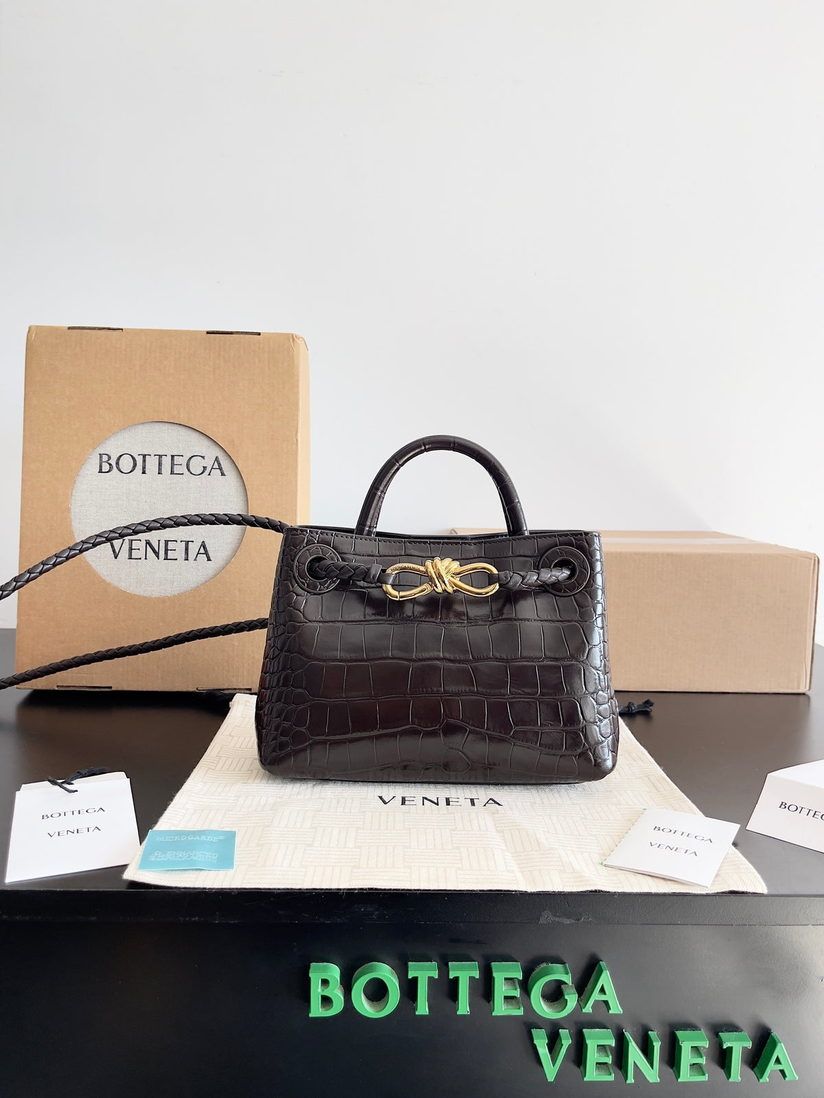 Bottega Veneta Black Designer Handbag Edition 796