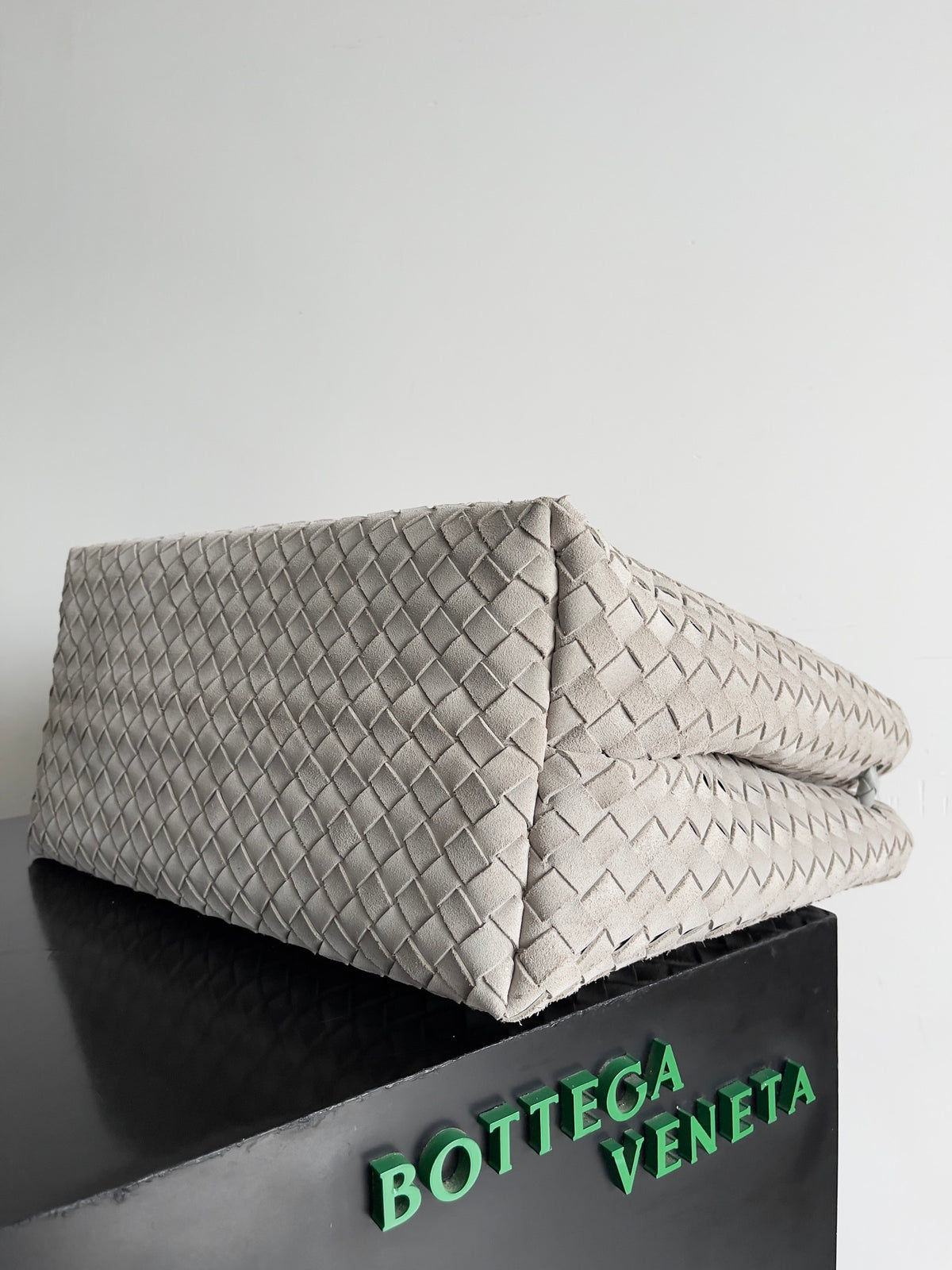 Bottega Veneta 743575 Black Designer Handbag Edition 7 - detail image 2