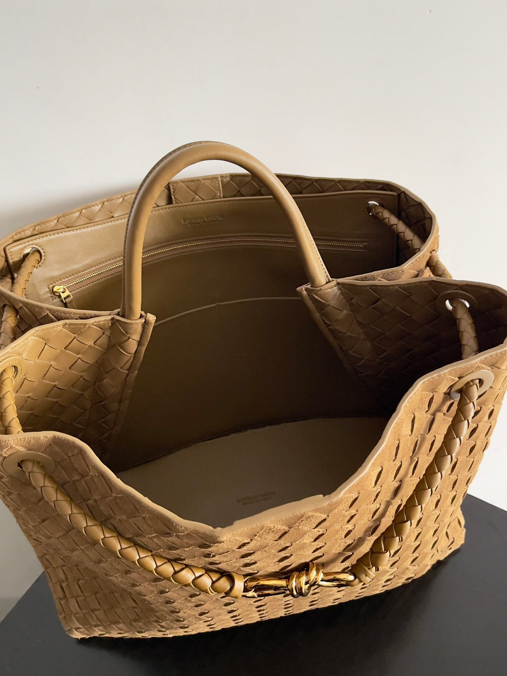 Bottega Veneta 743575 Rose Gold & Brown Designer Handbag - detail image 9