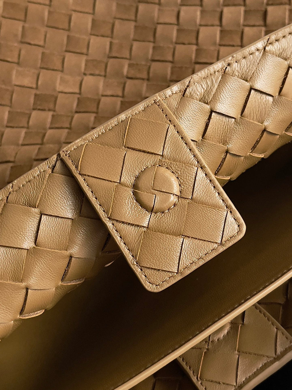 Bottega Veneta 743575 Rose Gold & Brown Designer Handbag - detail image 7