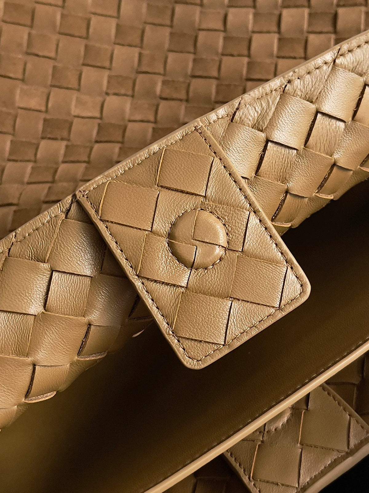 Bottega Veneta 743575 Rose Gold & Brown Designer Handbag - detail image 7