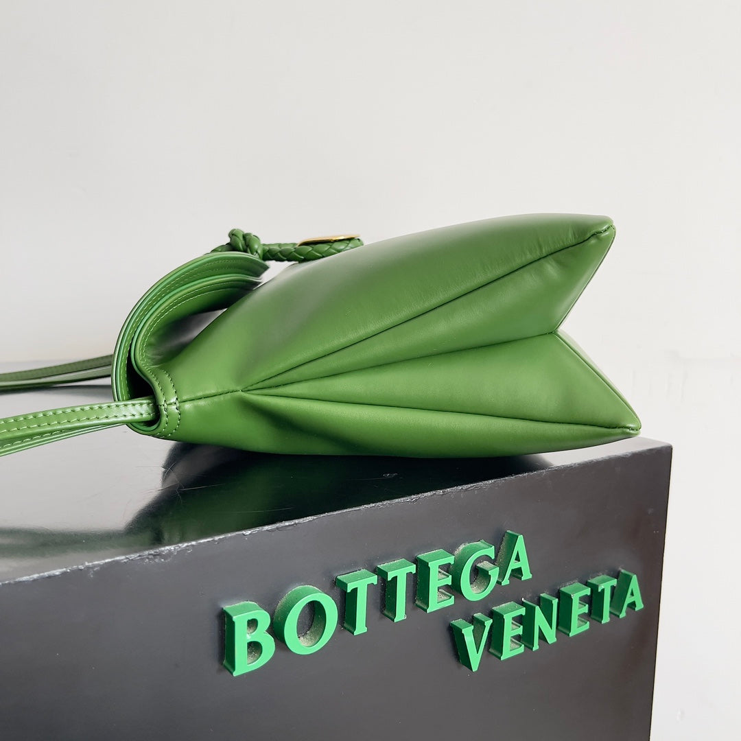 Bottega Veneta 806034 Green Designer Handbag - detail image 2