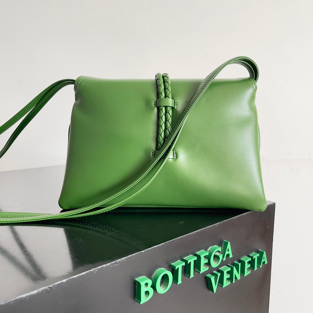 Bottega Veneta 806030 Green Designer Handbag - detail image 3