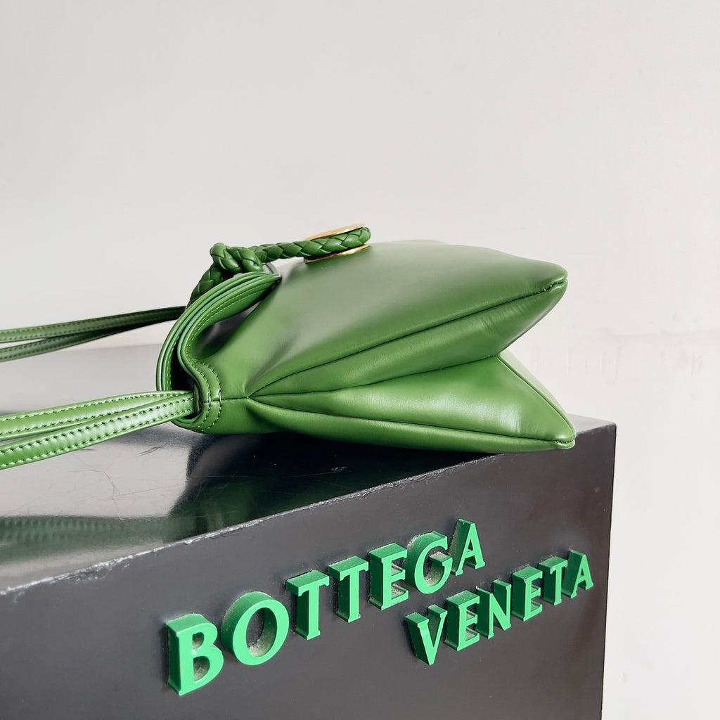 Bottega Veneta 806030 Green Designer Handbag - detail image 2