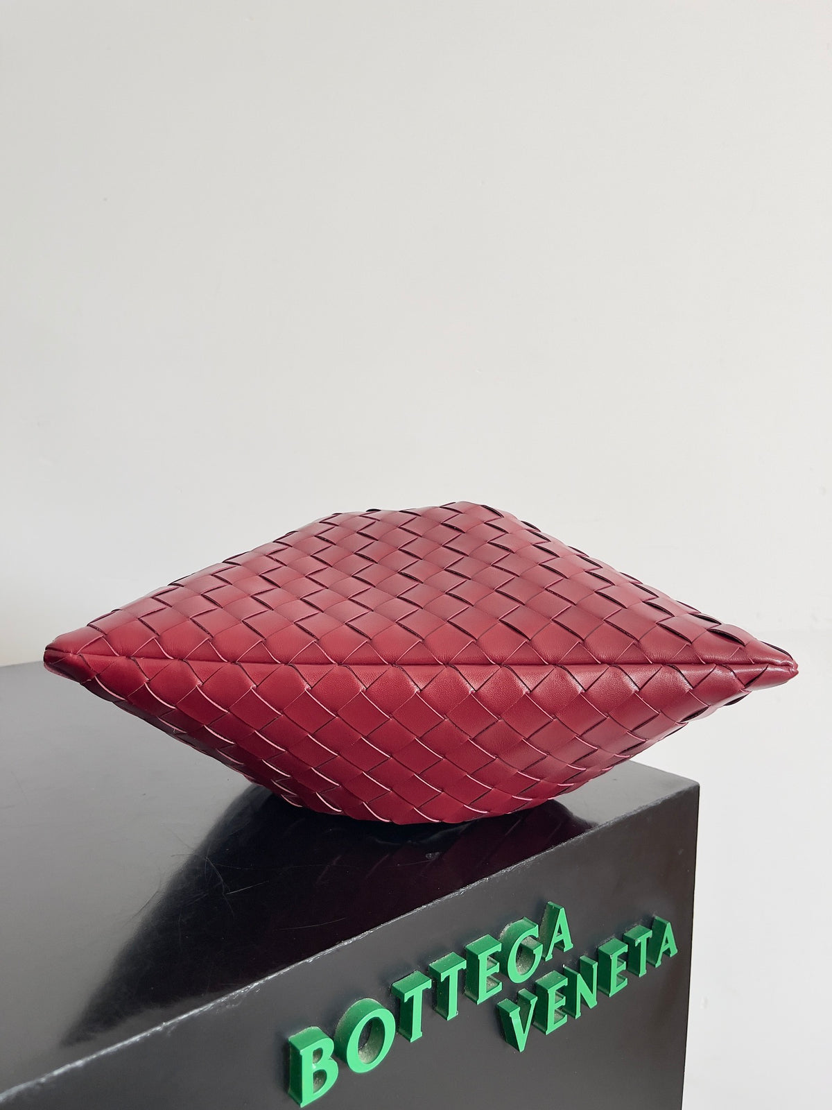 Bottega Veneta 796728 Red Hobo Bag - detail image 3