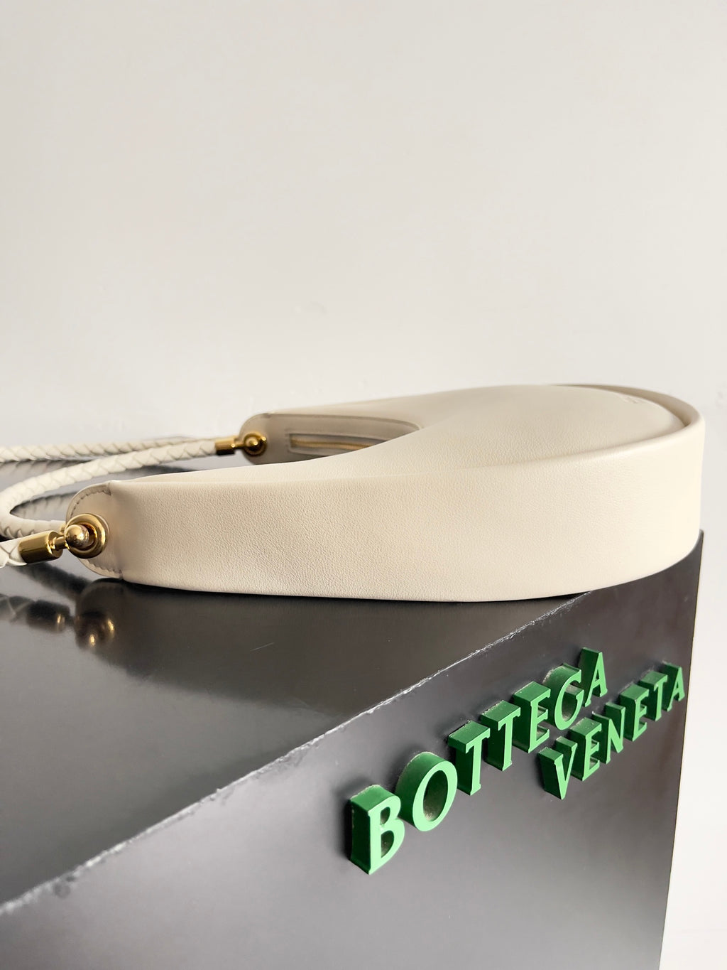 Bottega Veneta 794902 Black Designer Handbag Edition 3 - detail image 2