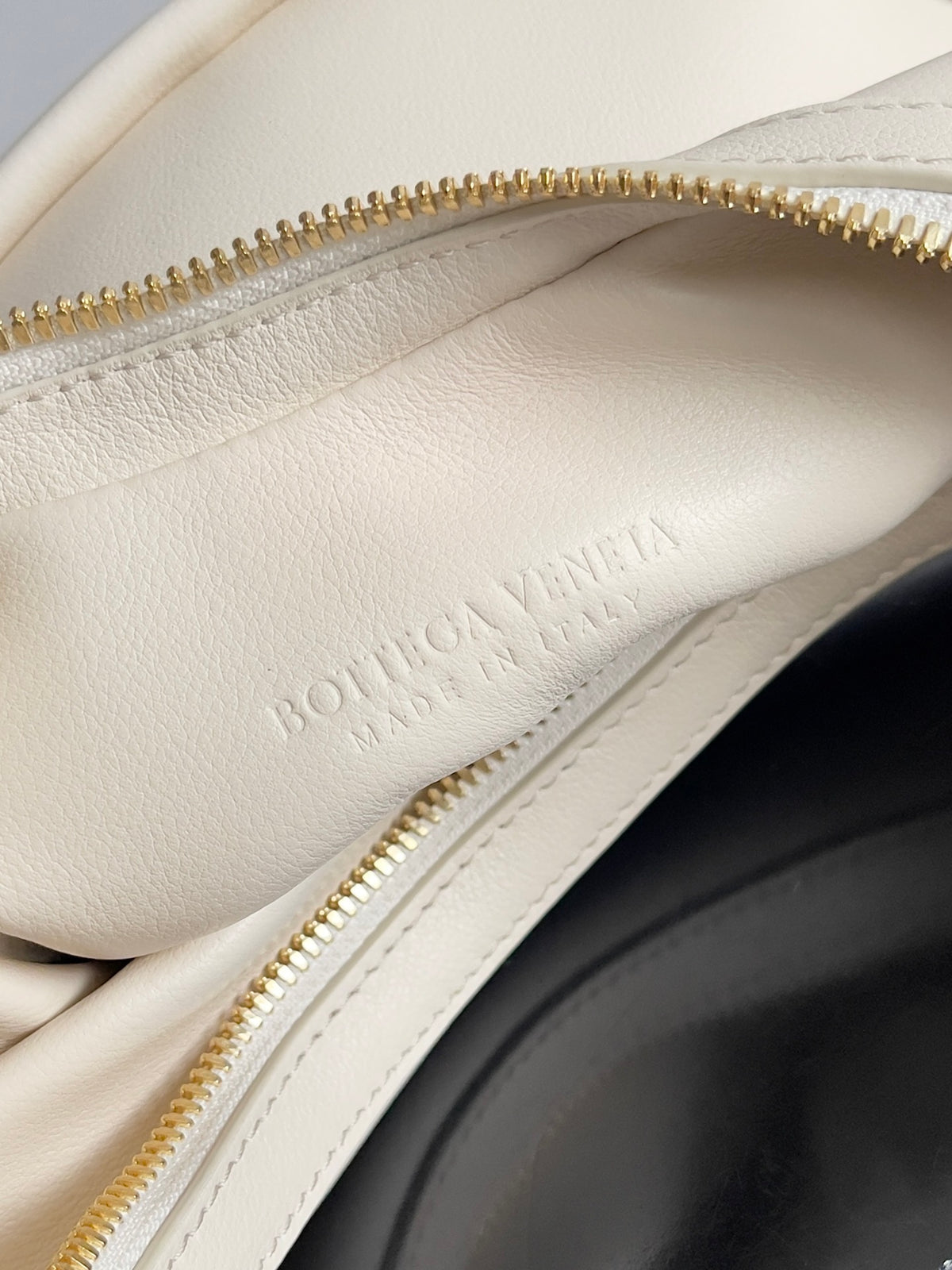 Bottega Veneta 794902 Black Designer Handbag Edition 3 - detail image 8