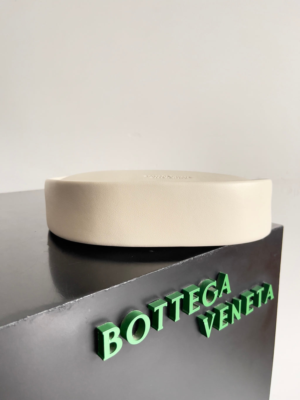 Bottega Veneta 794902 Black Designer Handbag Edition 3 - detail image 4