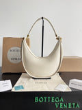 Bottega Veneta Black Designer Handbag Edition 825