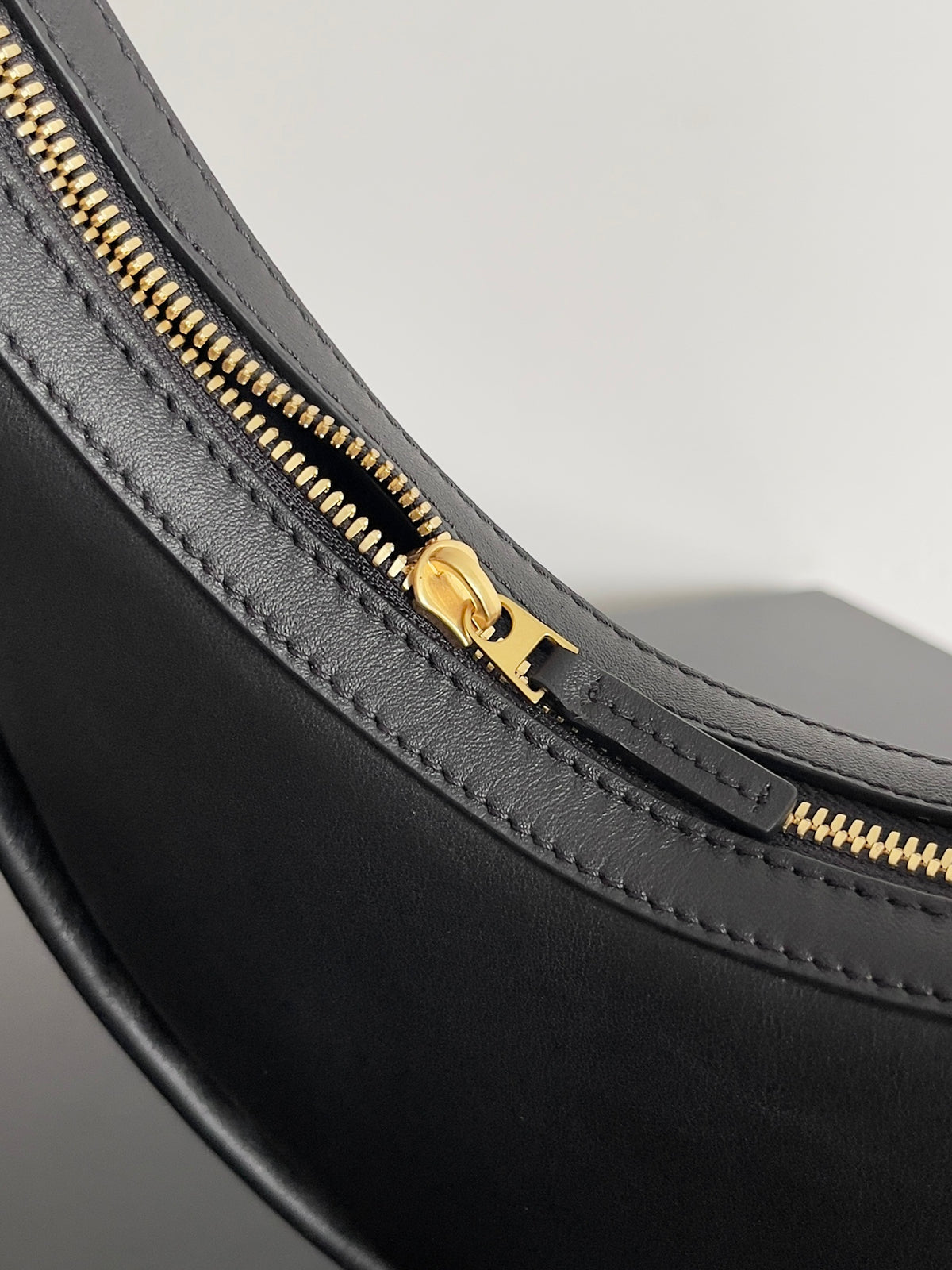 Bottega Veneta 794902 Black Designer Handbag Edition 2 - detail image 6