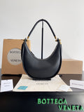 Bottega Veneta Black Designer Handbag Edition 824