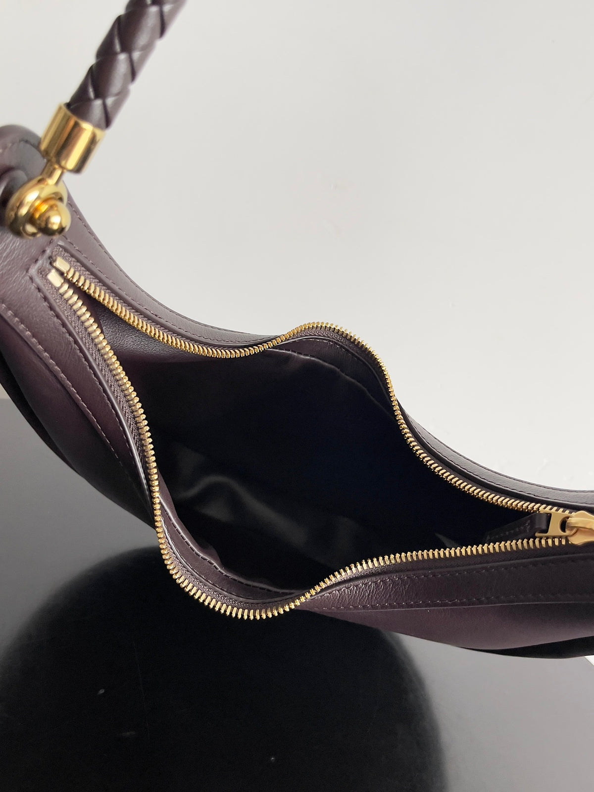 Bottega Veneta 794902 Black Designer Handbag - detail image 9