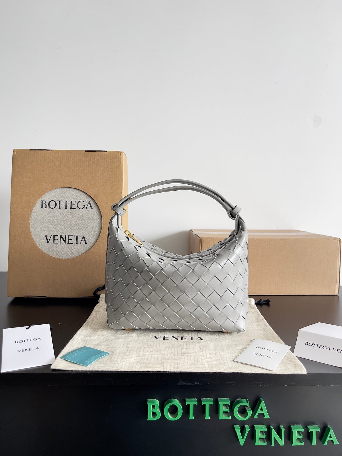 Bottega Veneta Gray & Black Designer Handbag Edition 9