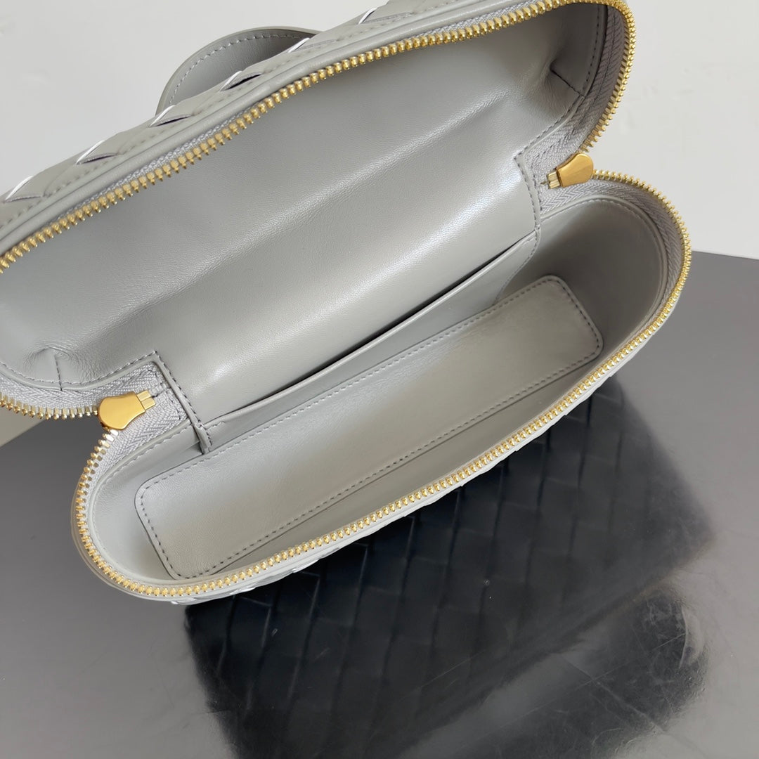Bottega Veneta 789109 Gray Designer Handbag Edition 4 - detail image 9