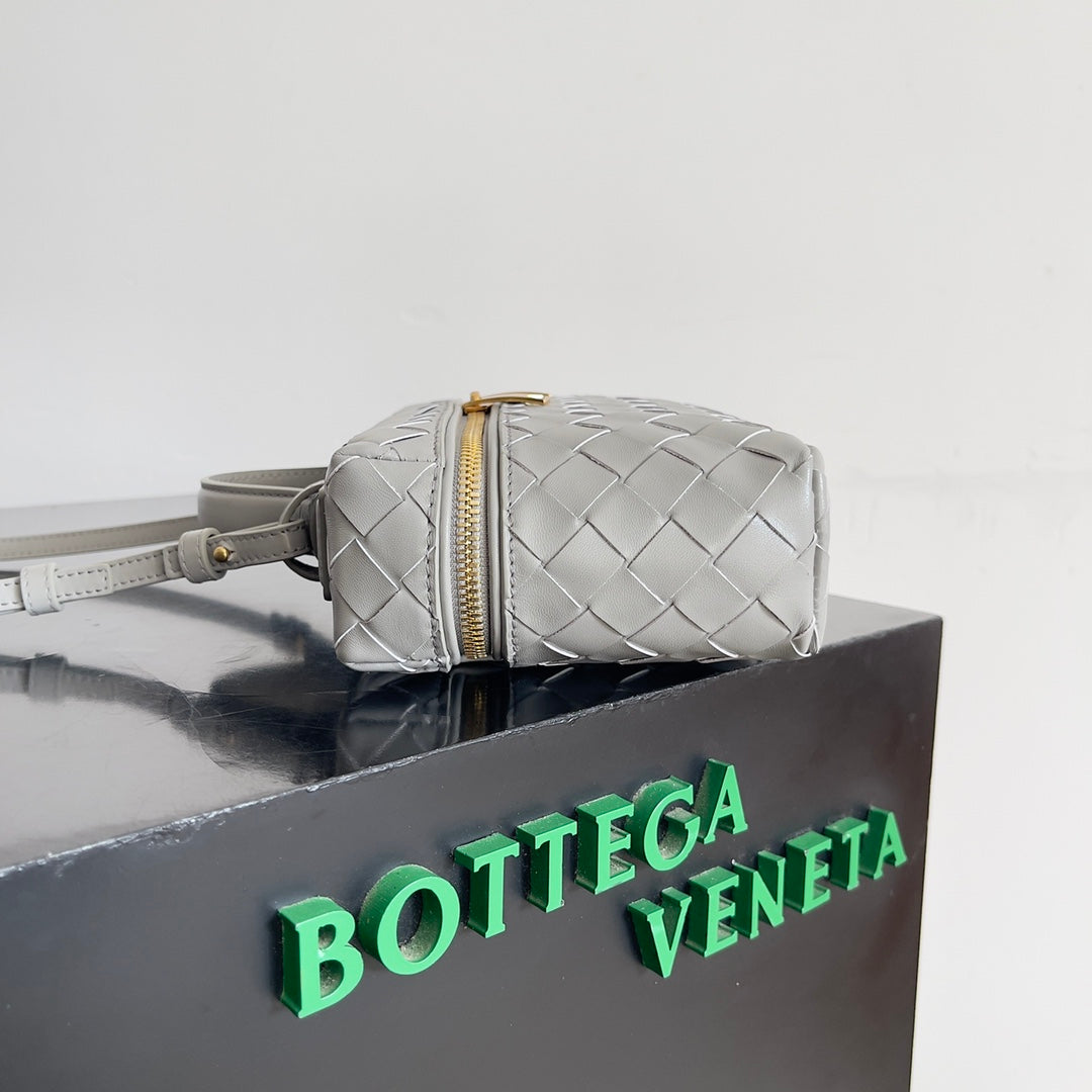 Bottega Veneta 789109 Gray Designer Handbag Edition 4 - detail image 2
